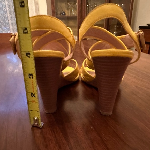 J Crew yellow heeled sandals. Size 8. - Picture 5 of 6